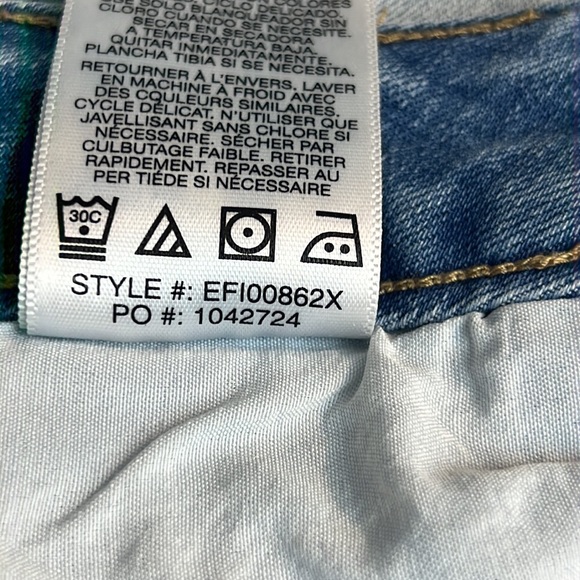 Kenzie Cropped Straight Leg Frayed Hem Embroidery Jeans Sz: 2/26 - Picture 9 of 11